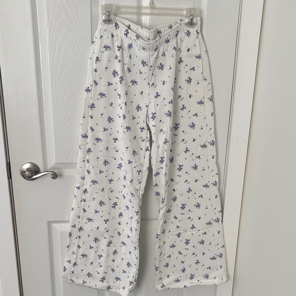 Demetra for Aeropostale White and Purple Floral Wide Leg Pants